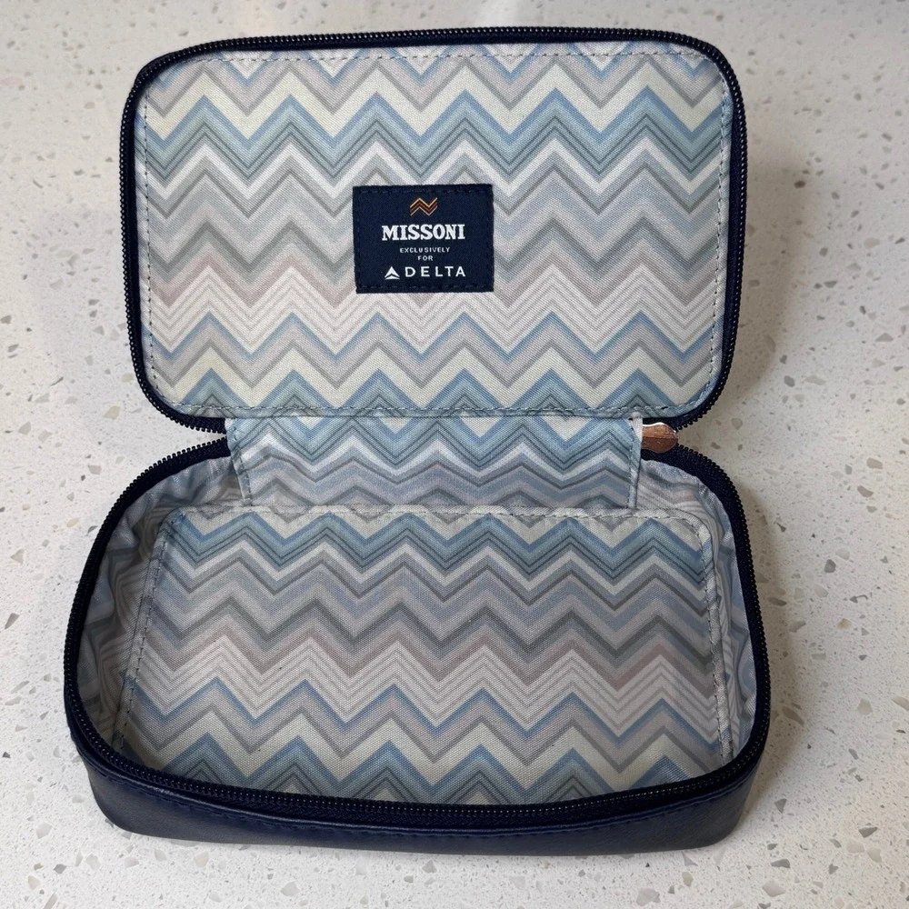 Missoni Delta Airlines Navy Blue Chevron Embossed Cosmetic Toiletry Bag Pouch